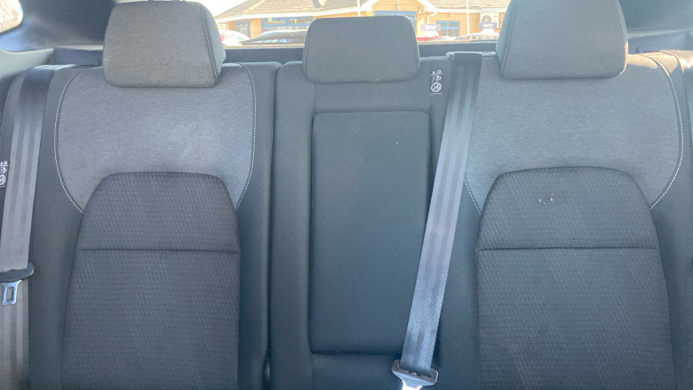 Nissan Qashqai 1.3 DiG-T MH N-Connecta 5dr Petrol Hatchback